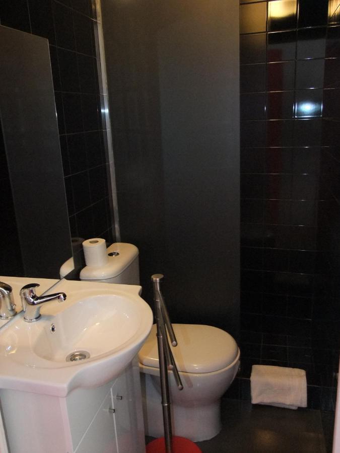 Fado Bed & Breakfast - Santos Lisbon Room photo