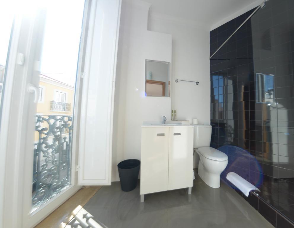 Fado Bed & Breakfast - Santos Lisbon Room photo