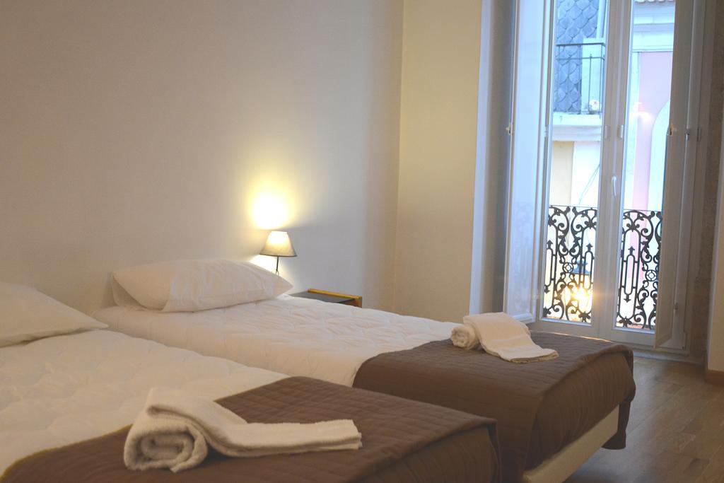 Fado Bed & Breakfast - Santos Lisbon Room photo